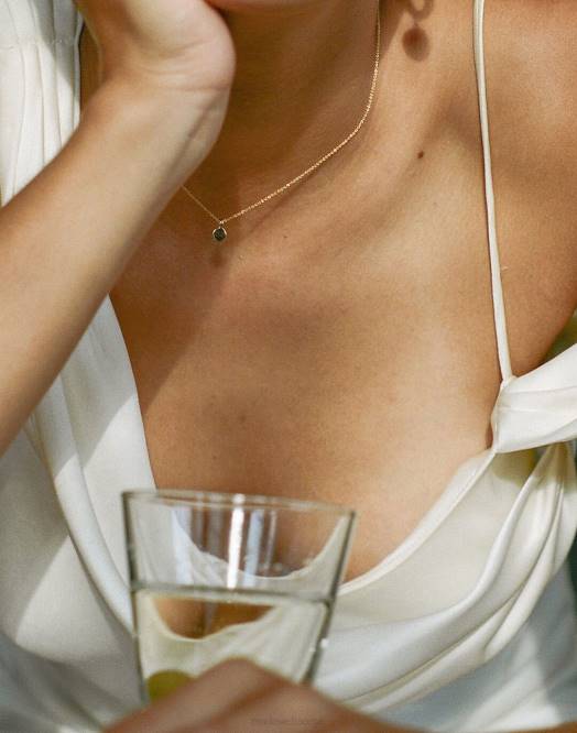 Madewell smykker gull kvinner kinn runde innledende plate halskjede 260F1758