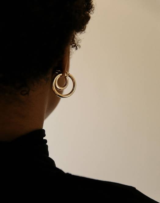 Madewell smykker gull kvinner kinn klassiske bøyleøreringer 260F1771