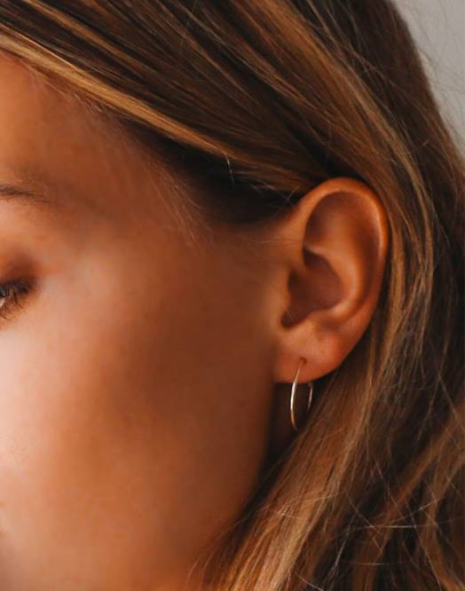 Madewell smykker gull kvinner kinn lette bøyleøreringer 260F1745