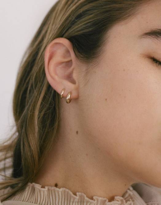 Madewell smykker gull kvinner kinn petite huggie hoop øredobber 260F1772